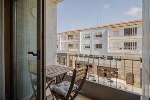 Unclassified image, 3 of 28, button - Feel Corporate Housing Campanha 06 (Porto)