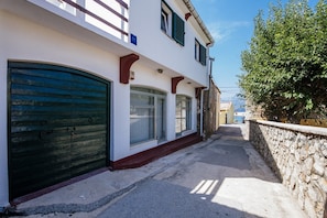 Apartment | Exterior - Apartment With Terrace With Church View (Razanac)