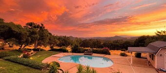 5BR Estate On Acreage w/ Private Pool, Near Hiking