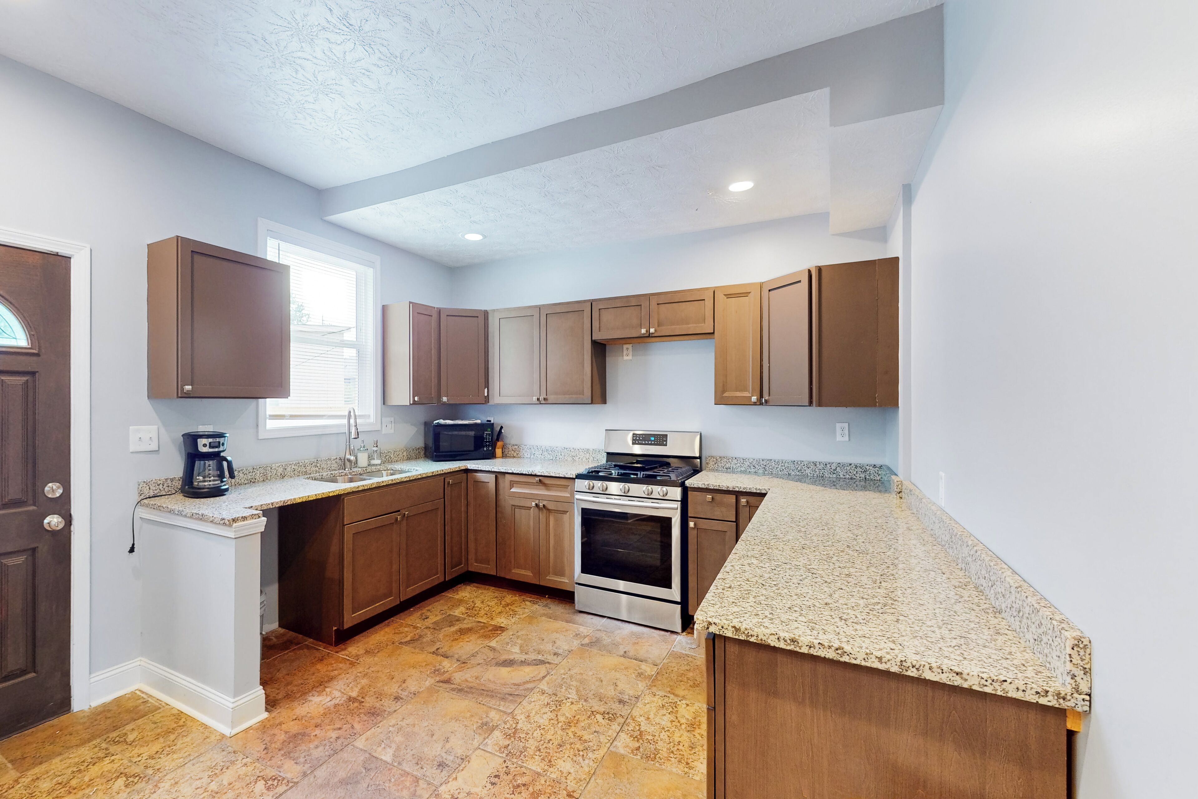 Kühlschrank, Mikrowelle, Herdplatte