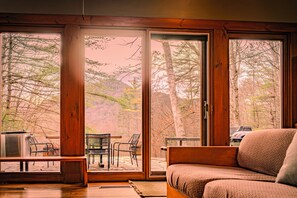Living area - Joia Verde Chalet—Sleeps 8, Berkshire east ski haven on 127 secluded acres (Charlemont)