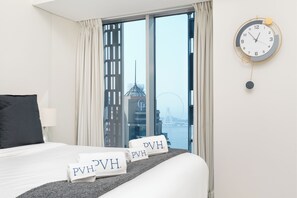 Appartement Luxe, vue mer | Coffres-forts dans les chambres, décoration personnalisée