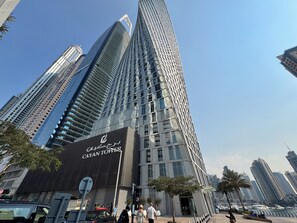 Exterior - PVH - Cayan Tower - Expansive 2BR (Dubai)