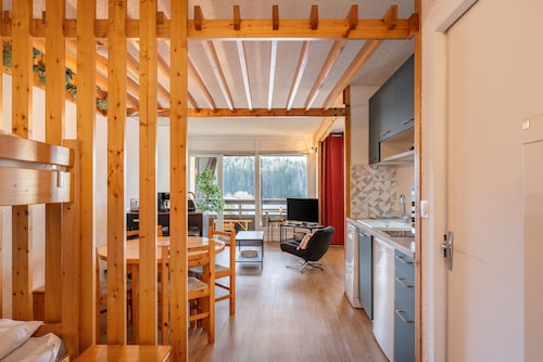 ‘Évasion Douce Désign’ Apartment with Mountain View, Shared Garden & Wi-Fi