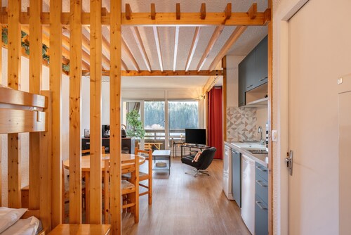 Appartement 'Évasion Douce Désign' avec vue montagne, jardin commun et Wi-Fi