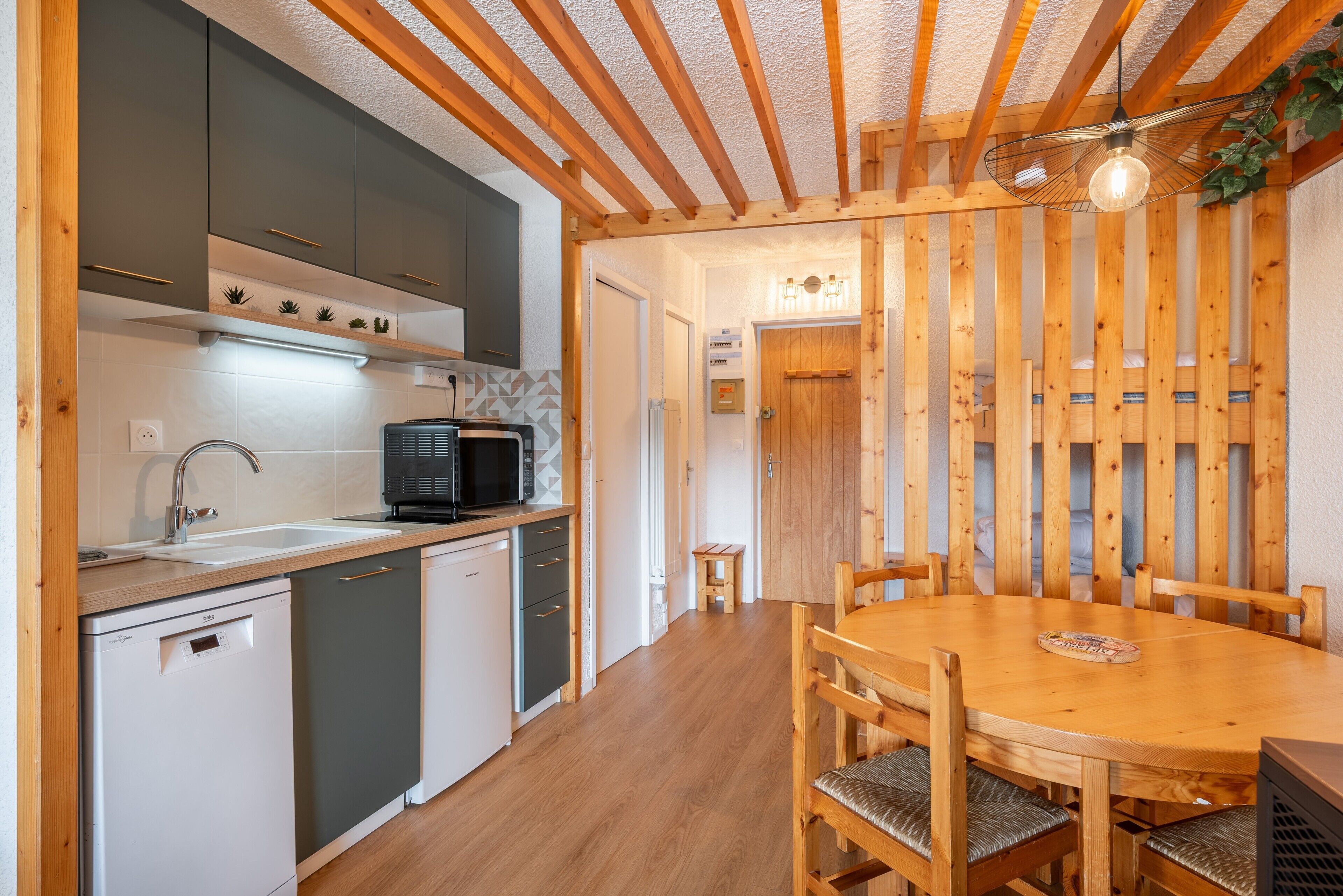 Kühlschrank, Ofen, Herdplatte, Geschirrspüler