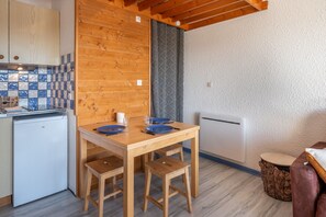 Dining - “Metamorphosis at the Summit” Apartment with Mountain View and Balcony (Villard-de-Lans)