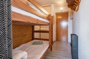 Bed sheets - “Metamorphosis at the Summit” Apartment with Mountain View and Balcony (Villard-de-Lans)