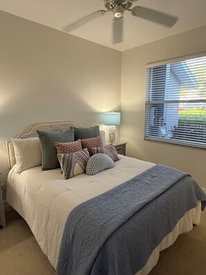 3 bedrooms, iron/ironing board, free WiFi, bed sheets - Tarpon Cove Escape—Spacious 3BR, Garage, Pools & Minutes to Gulf Beaches (Naples)