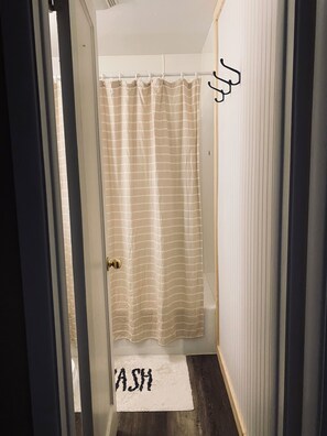 Handtücher, Seife, Toilettenpapier