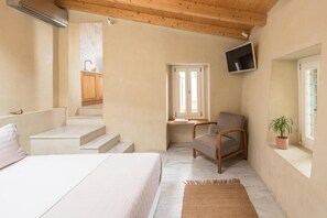 Free WiFi, bed sheets - Anafiotika Hideaway  Historic Athens Center (Athens)