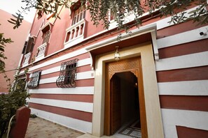 واجهة المنشأة