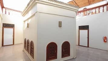 ํ
๋ผ์ค/ํํฐ์ค