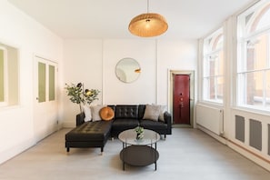 Fernseher, Kamin