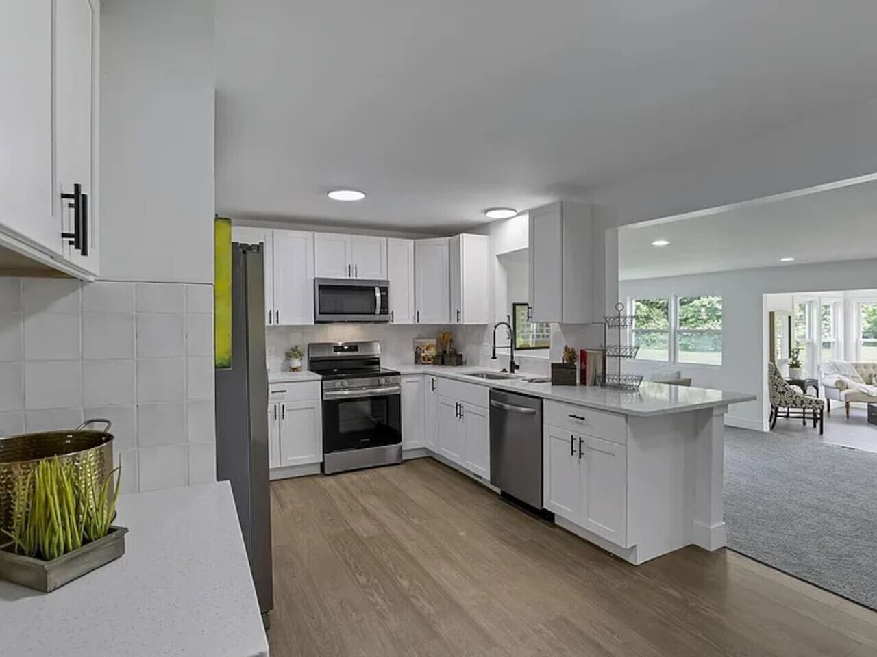 雪櫃、微波爐、焗爐、爐具