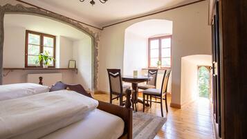 9 Schlafzimmer, Schreibtisch, kostenloses WLAN