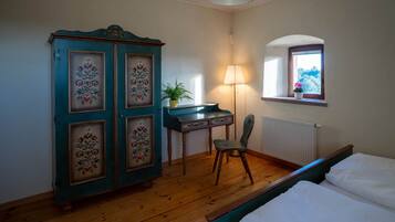 1 chambre, coffres-forts dans les chambres, bureau, Wi-Fi gratuit