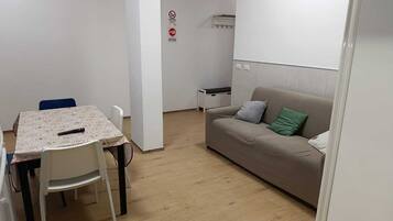 Interni