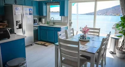 Lakefront Retreat, Front Row, Sunset Views .