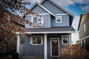 Exterior - Beautiful 3-bedroom house in charming Bend (Bend)