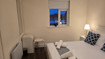 Fer et planche Ă repasser, Wi-Fi gratuit, draps fournis