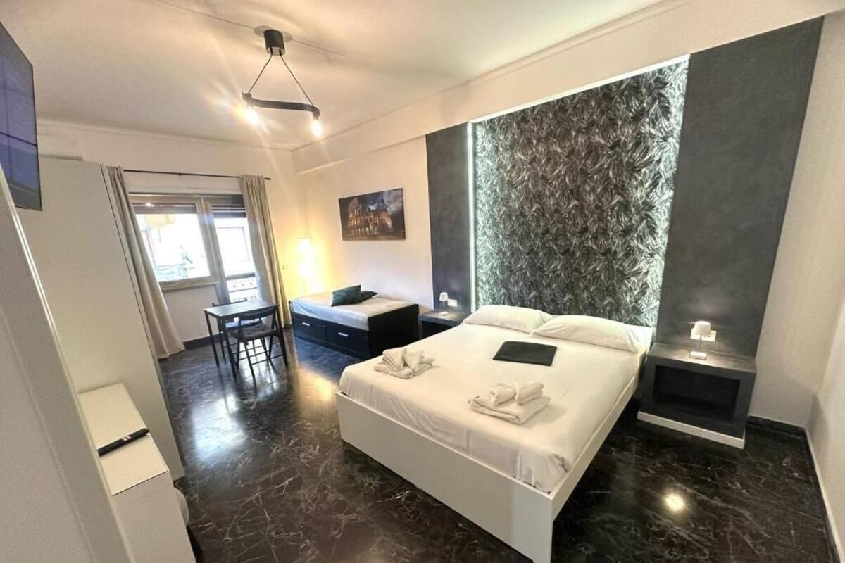 Comfort Quadruple Room, Balcony | Kalis bunyi, Wi-fi percuma 