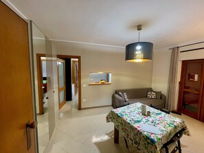 TV - Oasi Verde in Salerno, Perfectly Connected to the Most Beautiful Destinations in Campania (Salerno)