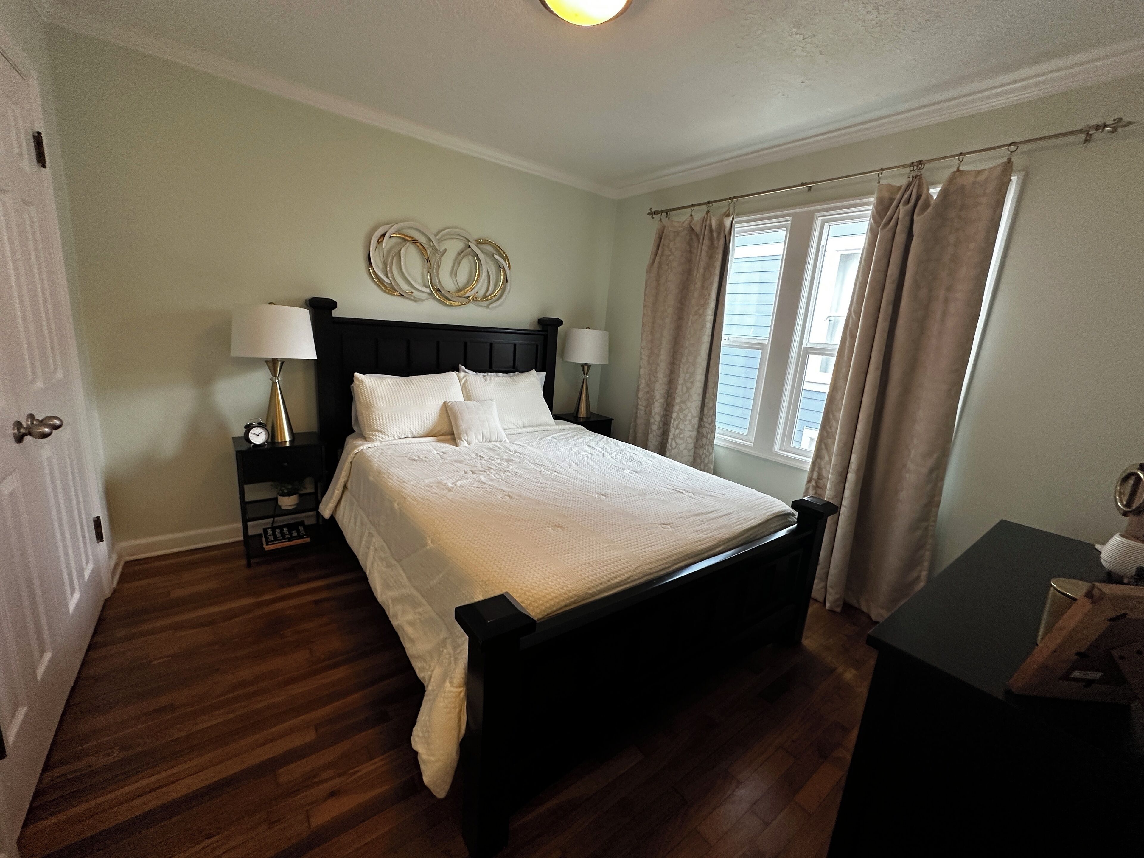 1 chambre, bureau, fer et planche à repasser, Wi-Fi gratuit
