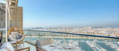 Luxury-Apartment, Meerblick | Balkon