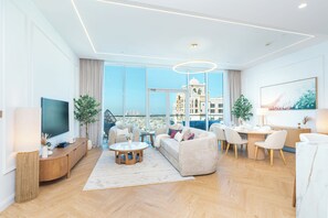 Luxury Apartment, Sea View | Living room