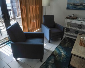 Living area - 5 ★ Sapphire Blue Horizon - Direct Ocean Front at Sapphire Beach Resort & Marina (St. Thomas)