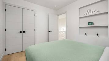 Desk, iron/ironing board, travel crib, WiFi