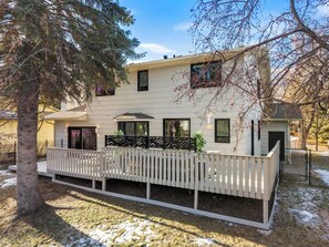 Exterior - Close to All You Need, Underrated Area, King Bed (Calgary)