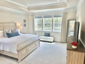 3 bedrooms, iron/ironing board, Internet, bed sheets - Spacious 3 Bedroom Open-Concept Townhouse (Frankford)