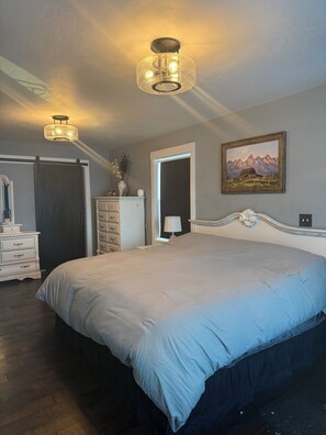 4 Schlafzimmer, Schreibtisch, Reisekinderbett, kostenloses WLAN