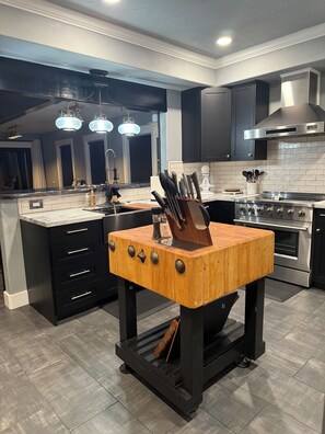 Fridge, microwave, oven, stovetop - Newly renovated Ashton Farmhouse on Cave  Falls HWY. Near Yellowstone Nat. Park (Ashton)