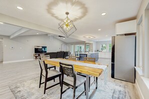 Dining - Dog-Friendly Houston Home w/ Deck & Yard (Houston)