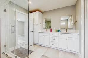 Towels - Dog-Friendly Houston Home w/ Deck & Yard (Houston)