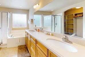 Hair dryer, towels - Mtn-View Cedar City Home: Dogs Welcome! (Cedar City)