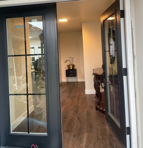 Cozy & Warm Home Retreat 5-bedroom house in gorgeous Thousand Oaks