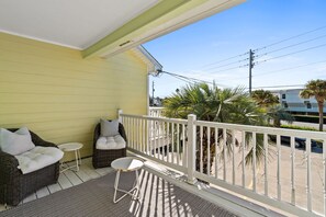 Terrace/patio - Townhouse Directly Across from Gulf- 2BR/2.5Ba (Panama City Beach)