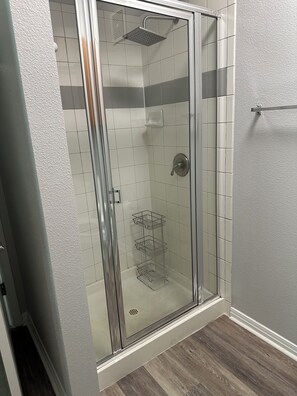 Hair dryer, towels - 2-bedroom apartment in lovely Austin with AC and comfort (Austin)