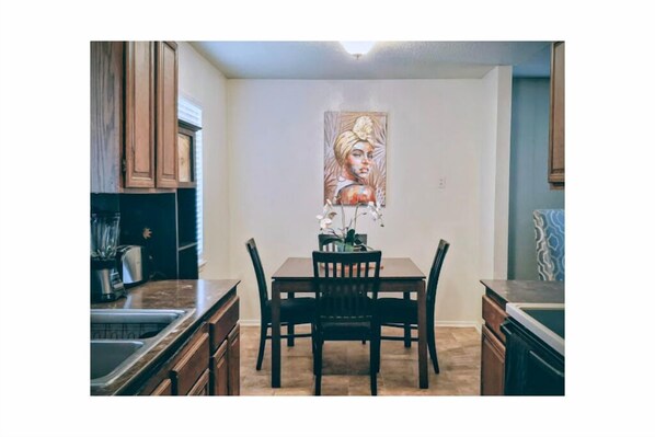 Dining - Spacious 2BR in the Heart of Temple, Minutes from Baylor Scott & White, Shopping (Temple)