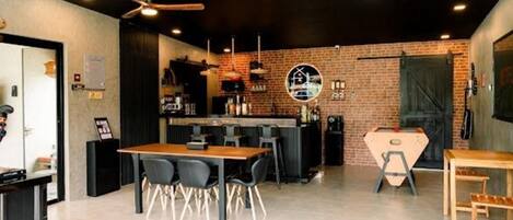 Bar (in der Unterkunft)