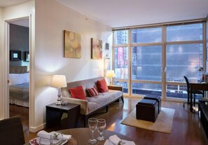 TV - Upscale 1BR Condo at 1600 Broadway – Prime Location (New York)