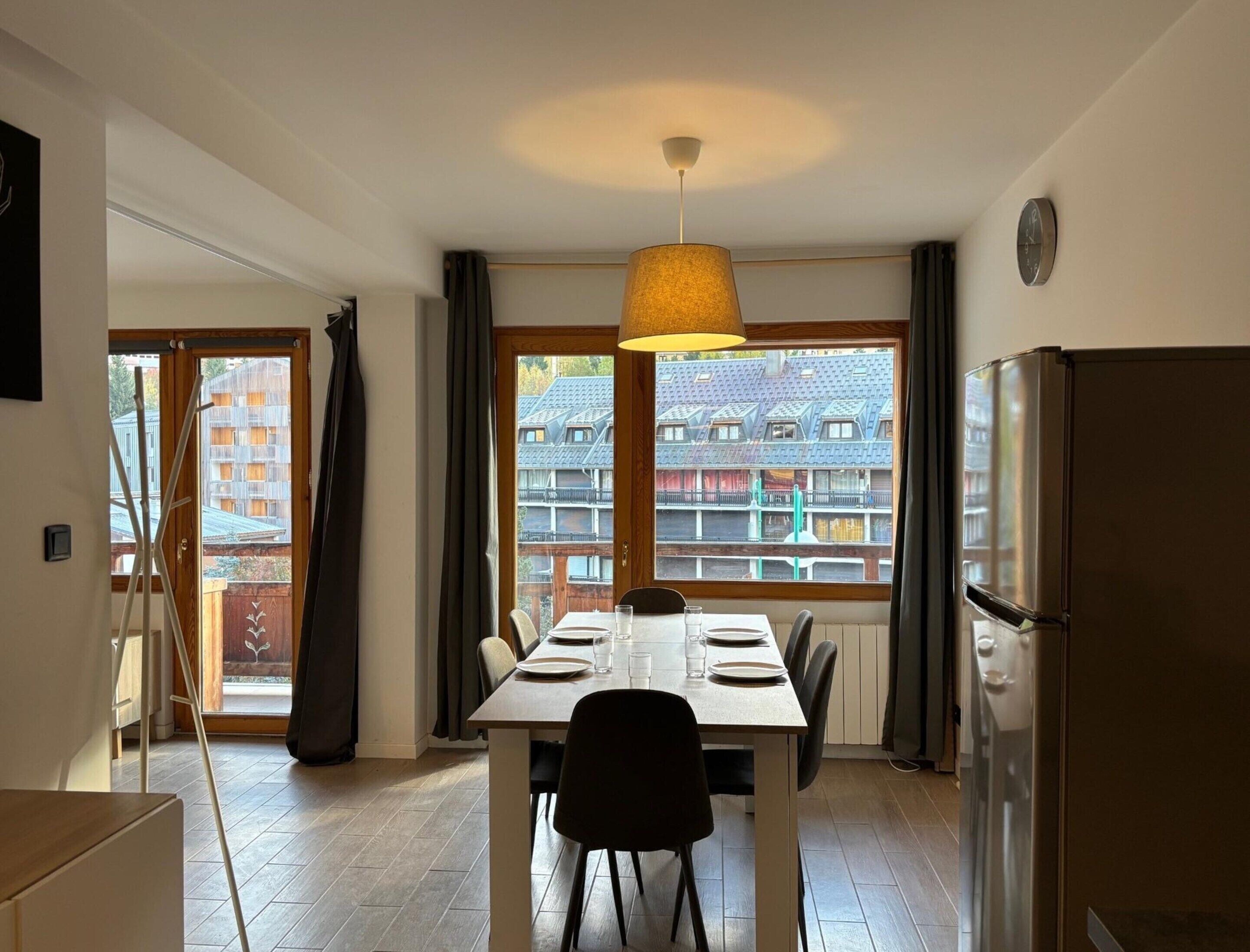 Apartment | Dining