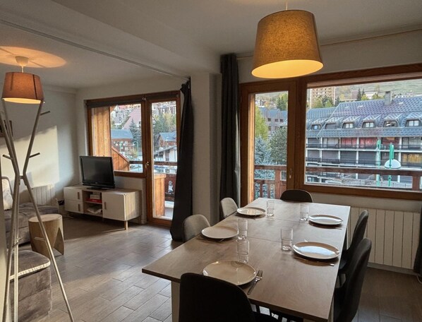 Apartment | Dining - Les Marmottes Ndeg302 - 2P7 (Les Deux Alpes)