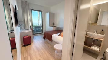 Standard Double Room Single Use, Balcony | In-room safe, blackout curtains, soundproofing, iron/ironing board