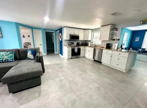 Fridge, microwave, oven, stovetop - 3-bedroom house in soothing Hudson with waterfront and heated pool. (Hudson)