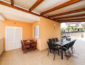 House | Dining - Villa With sea View, 300 Meters to the Coast (Jasenice)